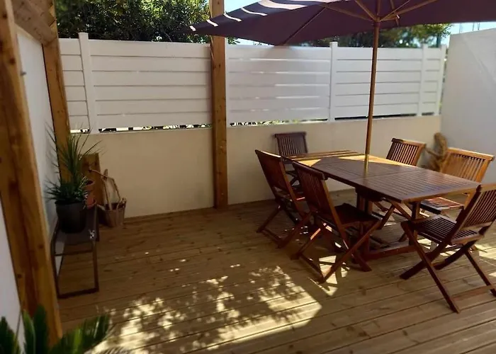 100 M2 Terrasse Piscine